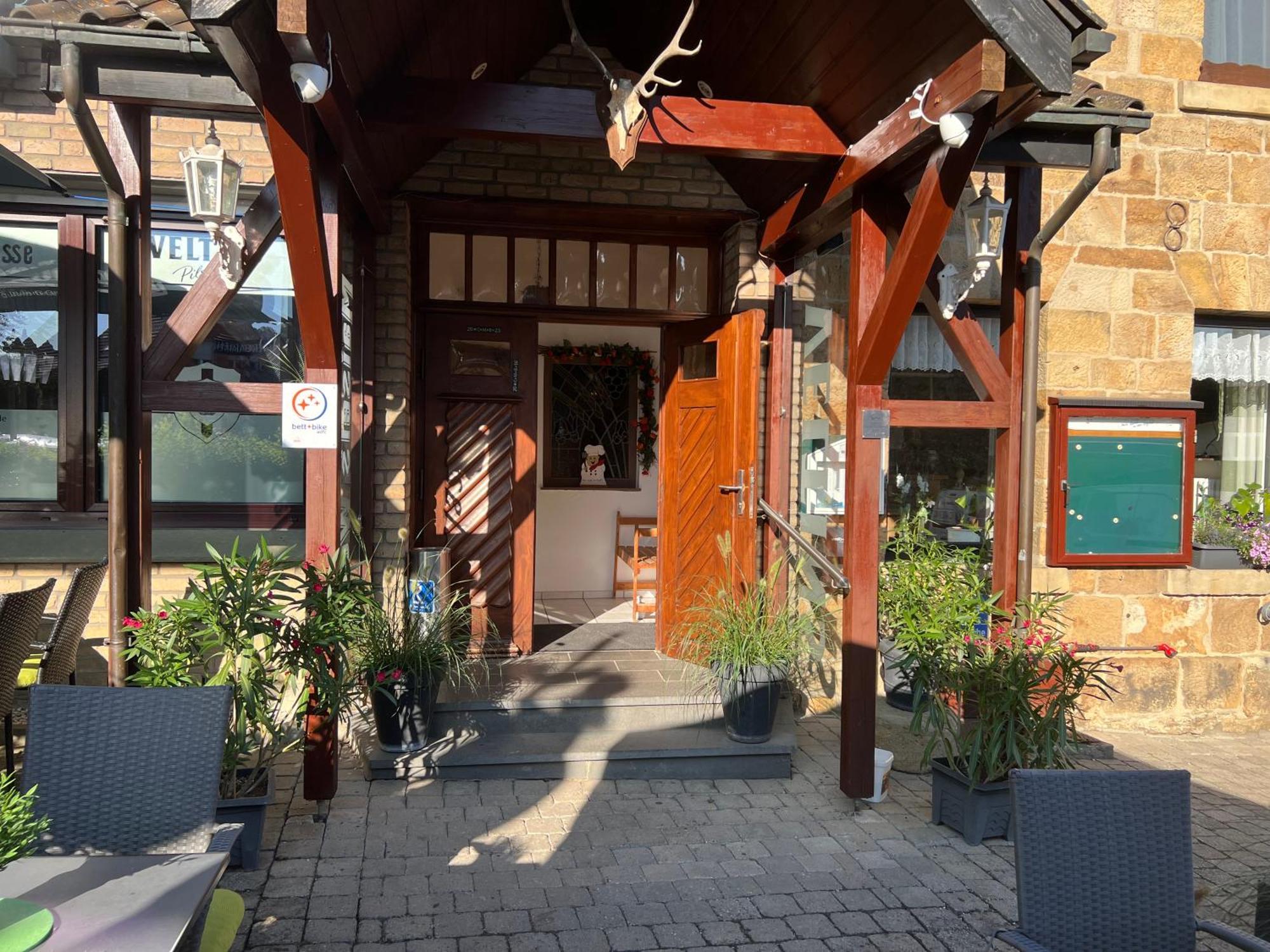 Landgasthaus Jaegerhof Bueren  Екстериор снимка